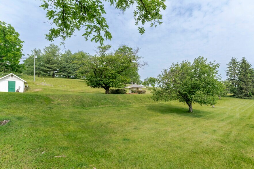 More Photos Of 610 New Hope Rd, Staunton Specialty For Sale