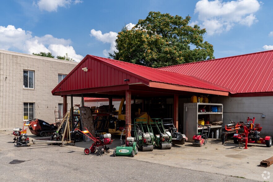 More Photos Of 49260 Van Dyke Ave, Shelby Township Warehouse For Sale