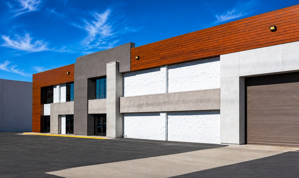 More Photos Of 5676 Cameron St, Las Vegas Warehouse For Sale