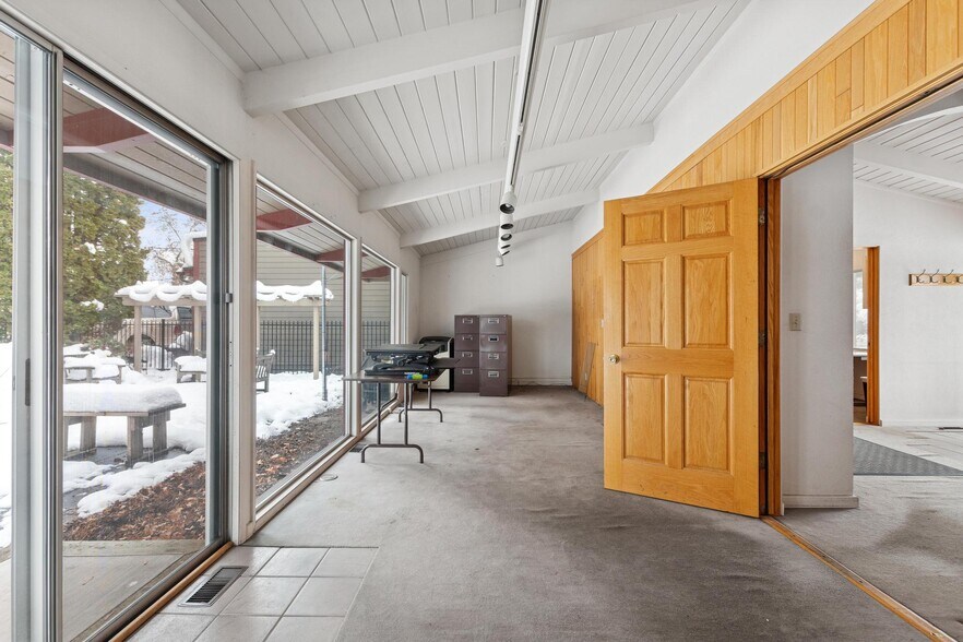 More Photos Of 327 Spokane Ave, Whitefish Flex For Sale