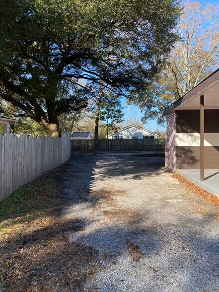 More Photos Of 1617 Ashley River Rd, Charleston Freestanding For Lease