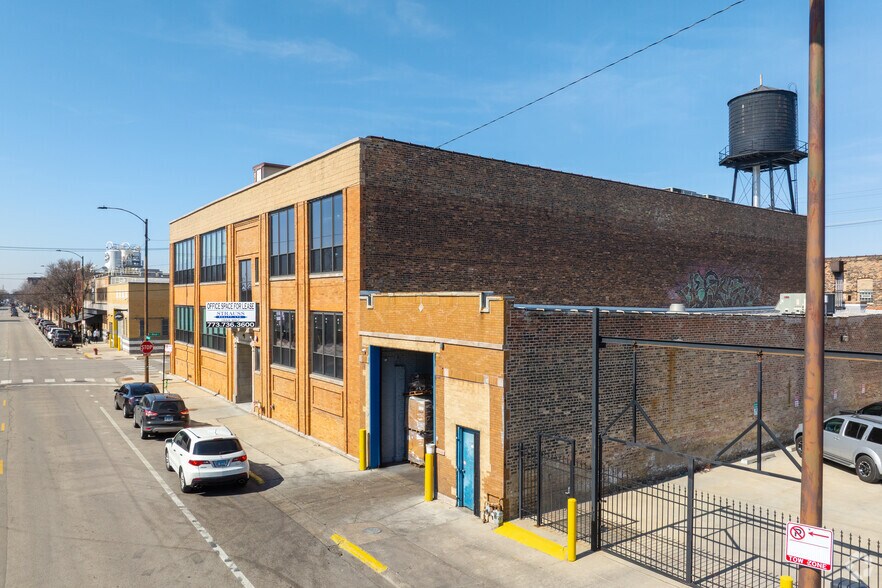 More Photos Of 1750 W Fulton St, Chicago Loft Creative Space For Lease