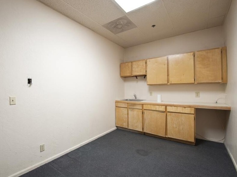 More Photos Of 1821 Sidewinder Dr, Park City Storefront Retail Office For Sale