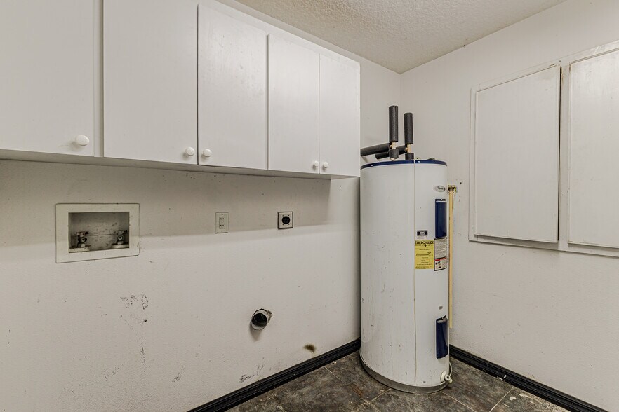 More Photos Of 291 American Spirit Rd, Winter Haven Warehouse For Lease