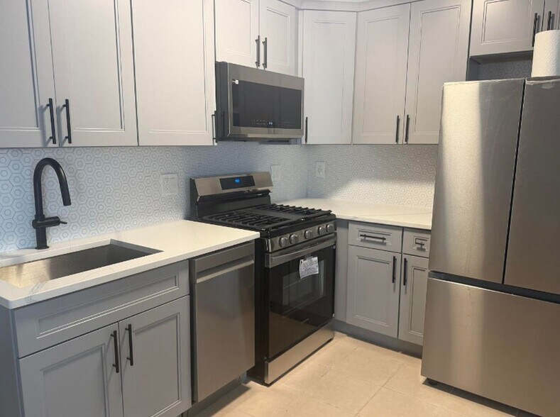 More Photos Of 11882 Metropolitan Ave, Kew Gardens Apartments For Lease