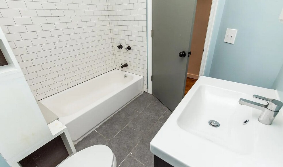 More Photos Of 2049 E Susquehanna Ave, Philadelphia Multifamily For Sale