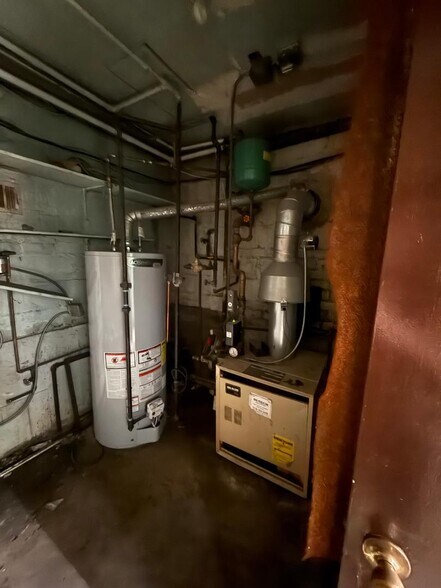 More Photos Of 15009 89th St, Howard Beach Office Residential For Lease