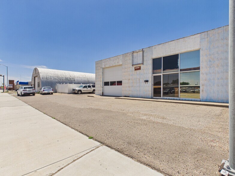 Primary Photo Of 315-317 N Dumas Ave, Dumas Service For Sale