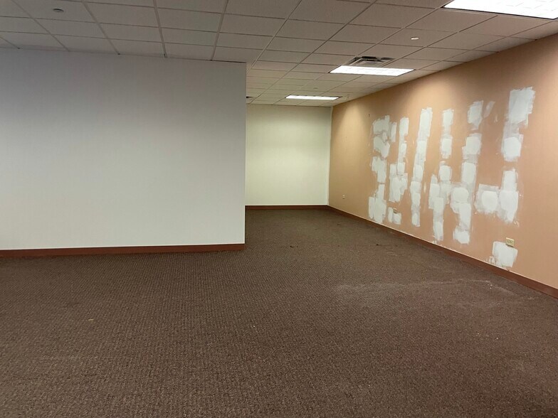 More Photos Of 7055 High Grove Blvd, Burr Ridge Medical For Lease
