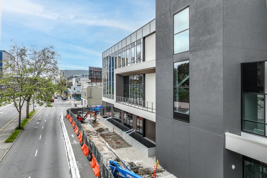 More Photos Of 3901-3903 Broadway, Oakland Medical For Lease