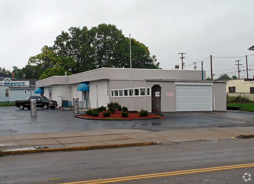 Primary Photo Of 927 W Columbia St, Springfield Carwash For Sale