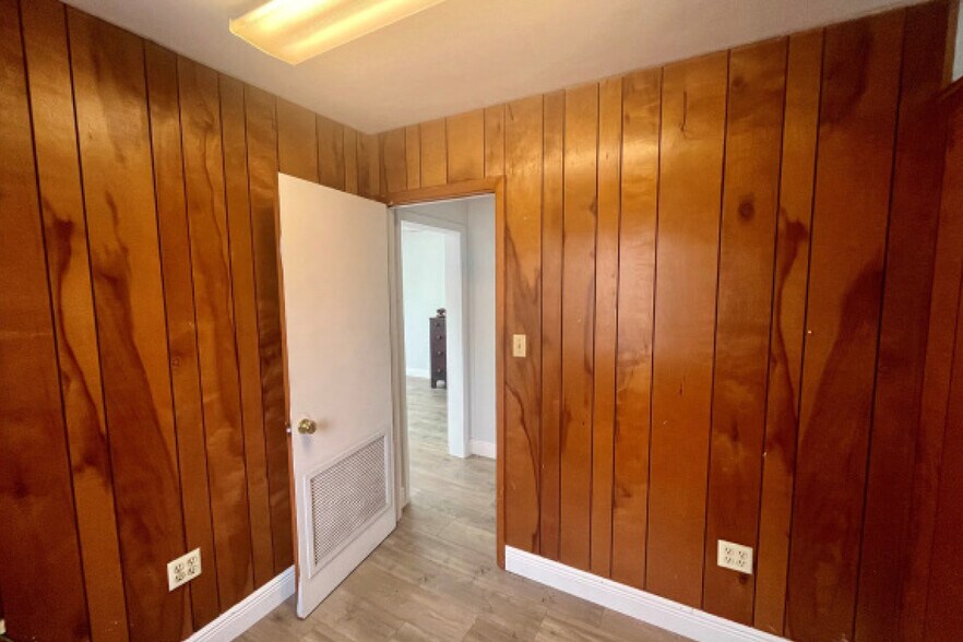 More Photos Of 907 Angle Rd, Fort Pierce Land For Lease