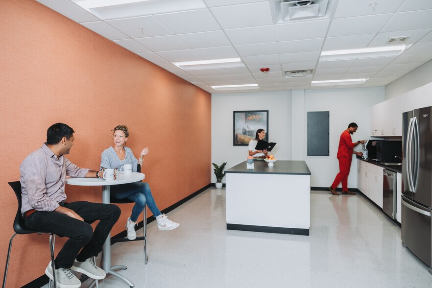 More Photos Of 500 Cummings Ctr, Beverly Office For Sale