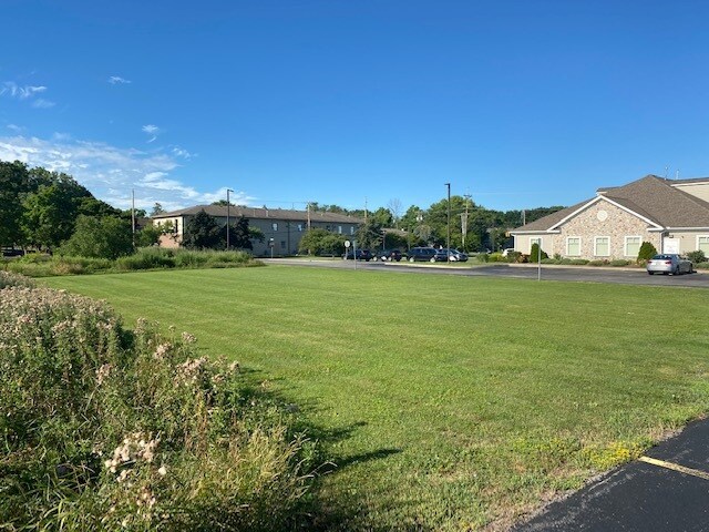 More Photos Of 1 Saredon Pl, Rochester Medical For Lease