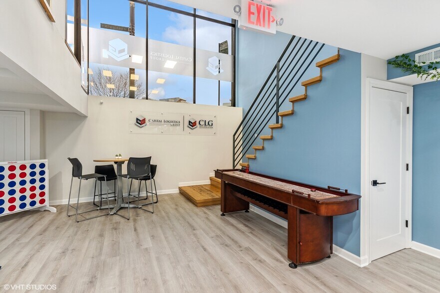 More Photos Of 705 N Milwaukee Ave, Chicago General Retail For Sale