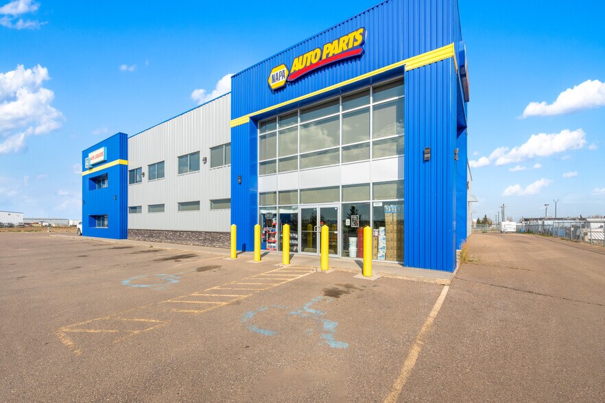 More Photos Of 5267 67 Av, Lloydminster Warehouse For Sale