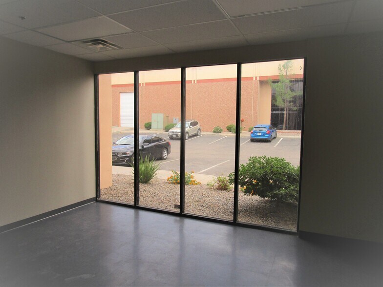 More Photos Of 11540 Pellicano Dr, El Paso Manufacturing For Lease