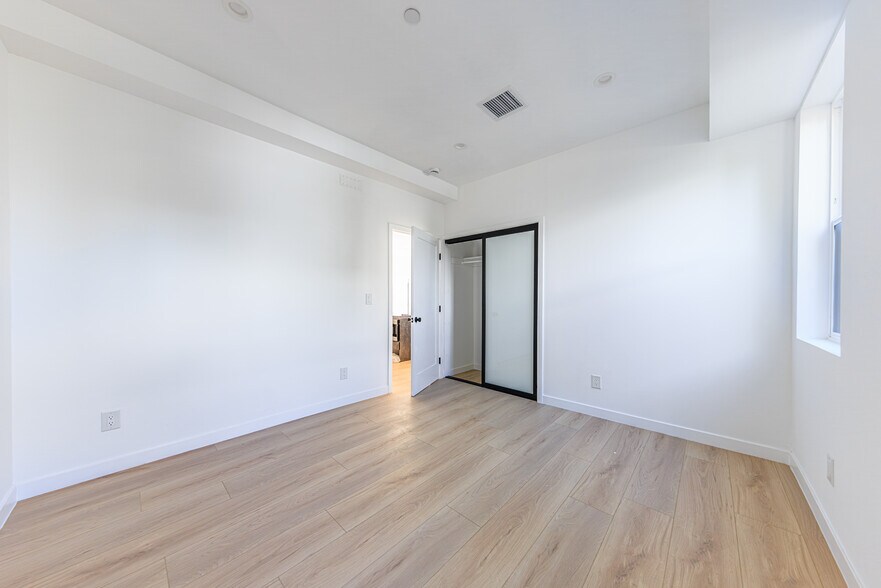 More Photos Of 1954-1958 Purdue Ave, Los Angeles Apartments For Sale