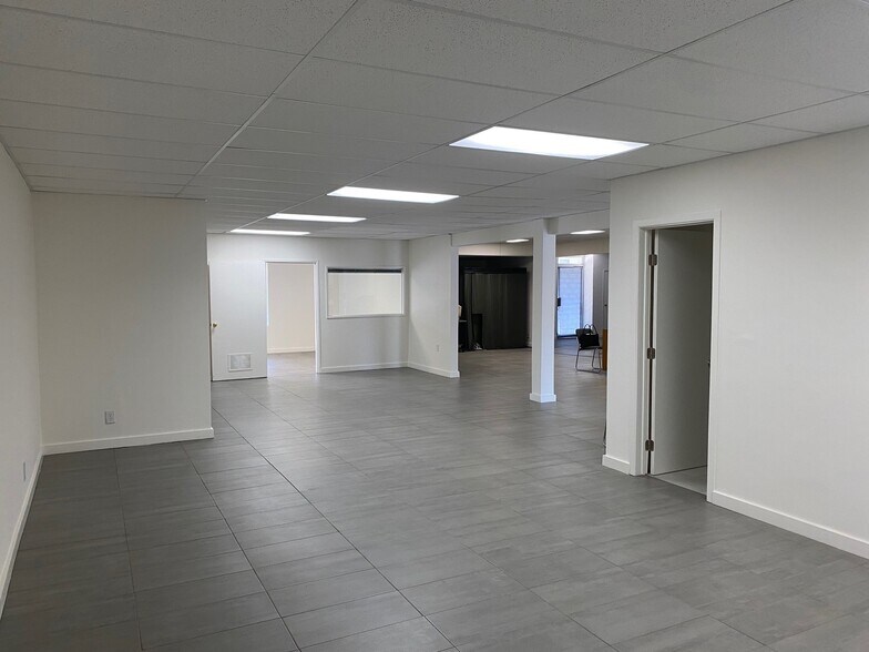 More Photos Of 7225 Alabama Ave, Canoga Park Office For Lease