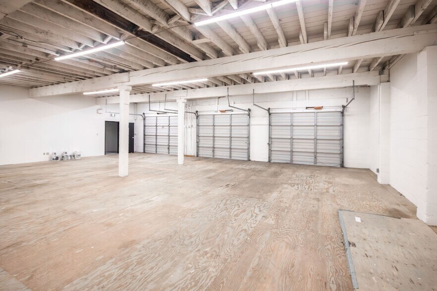 More Photos Of 381 Railway St, Vancouver Warehouse For Lease