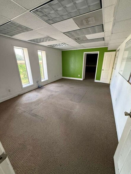 More Photos Of 1300 W US Highway 83, Alamo Warehouse For Sale