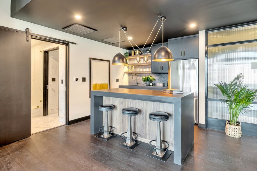 More Photos Of 406 9th Ave, San Diego Loft Creative Space For Sale