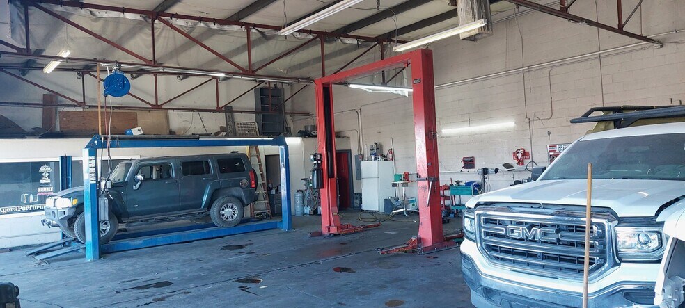 More Photos Of 2061 Losee Rd, North Las Vegas Auto Repair For Sale