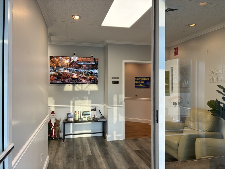 More Photos Of 388 Main St, Monroe Office For Sale