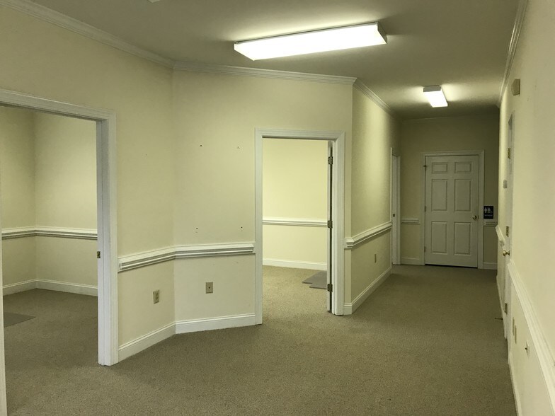 More Photos Of 6516 Dental Ln, Fayetteville Office For Lease
