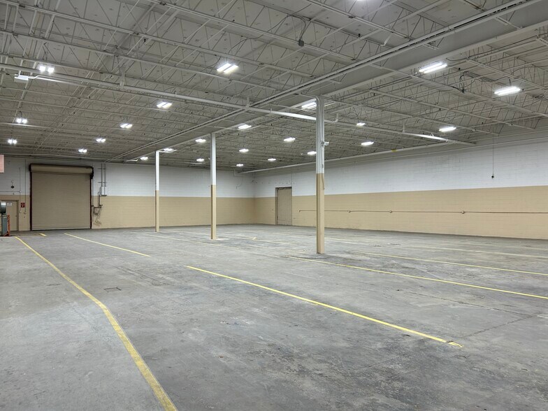 More Photos Of 560 Main St, Hudson Warehouse For Lease