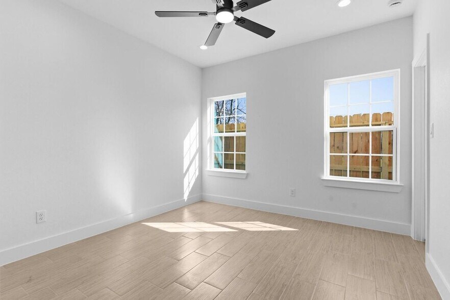 More Photos Of 428 Rhode Island st, Houston Apartments For Sale