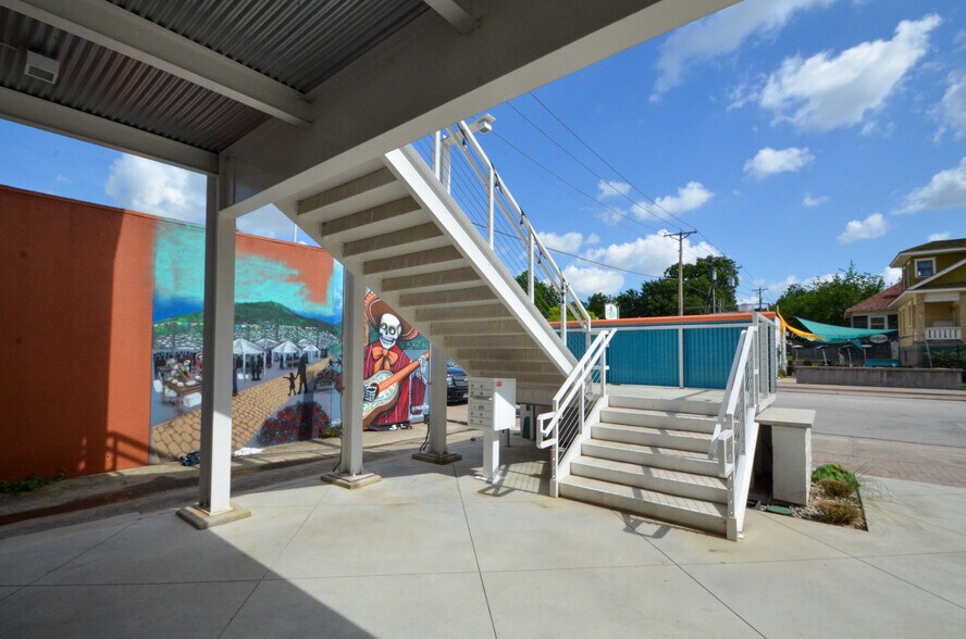 More Photos Of 1510-1514 W Magnolia Ave, Fort Worth Storefront Retail Office For Lease