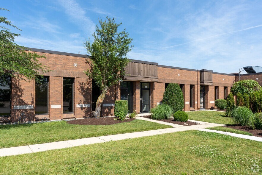 More Photos Of 3755 E Main St, Saint Charles Office For Lease
