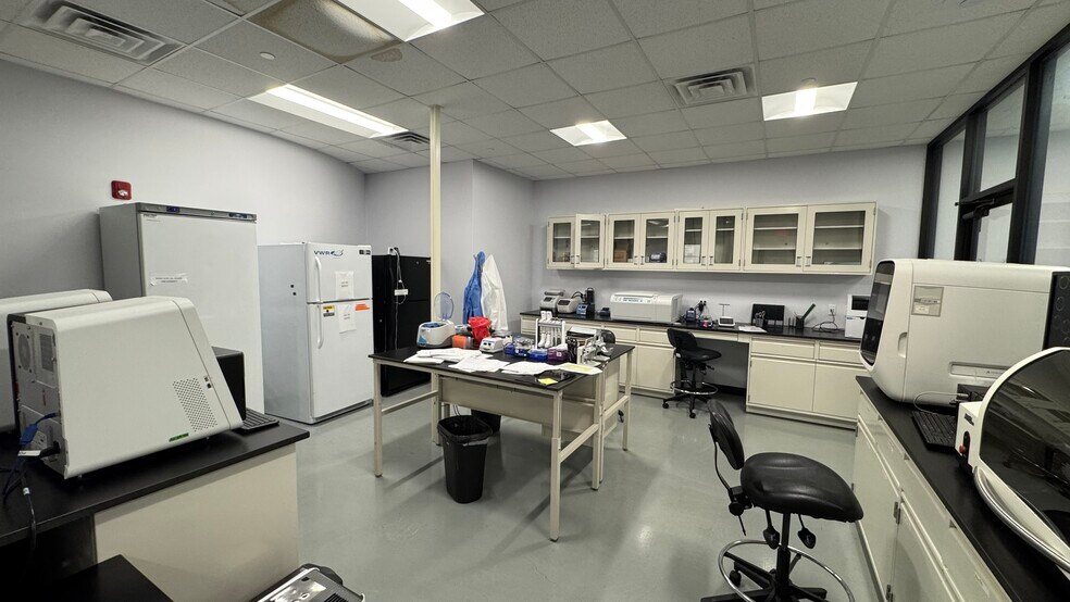 More Photos Of 2550 Brodhead Rd, Bethlehem Flex For Lease