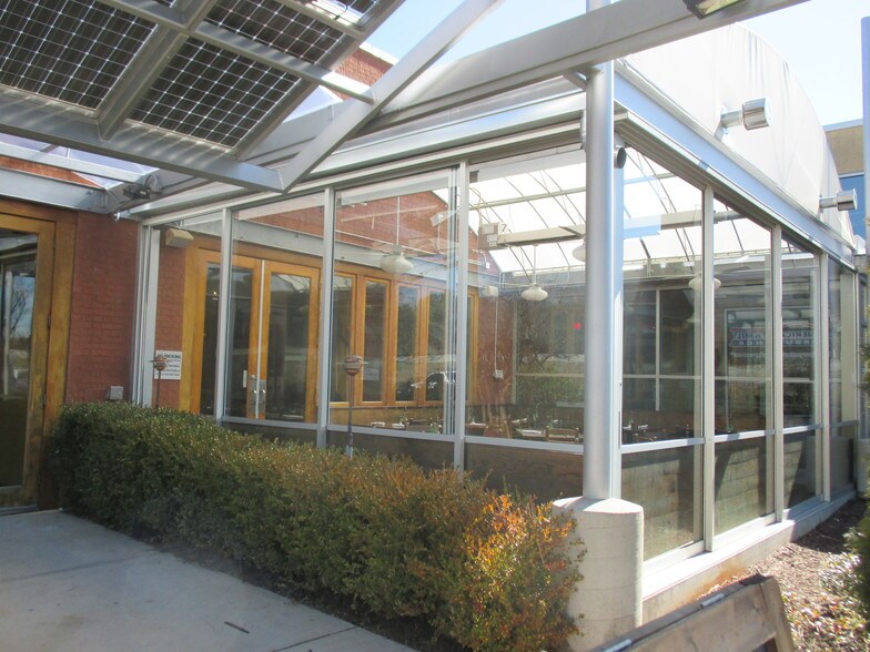 More Photos Of 619-647 E College Ave, Decatur Freestanding For Lease