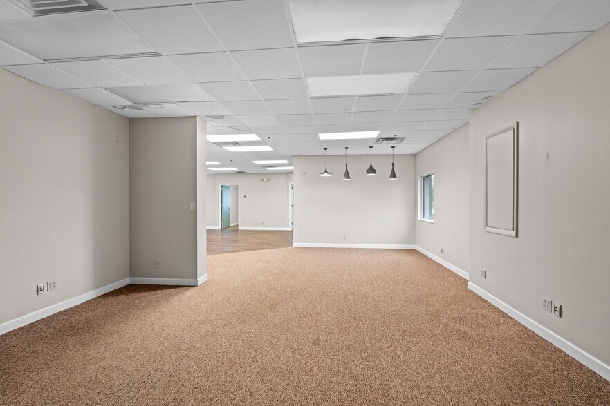 More Photos Of 3865 Symmes Rd, Hamilton Warehouse For Lease