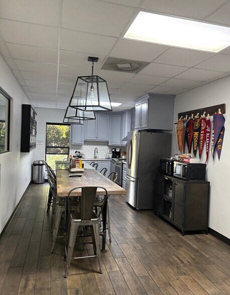 More Photos Of 3655 W Park Ave, Gray Warehouse For Sale