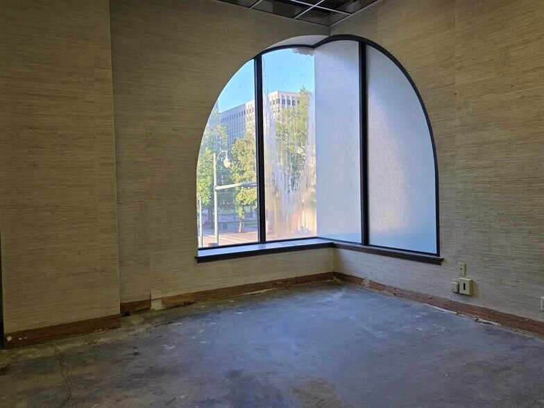More Photos Of 109 N Main St, Memphis Apartments For Lease