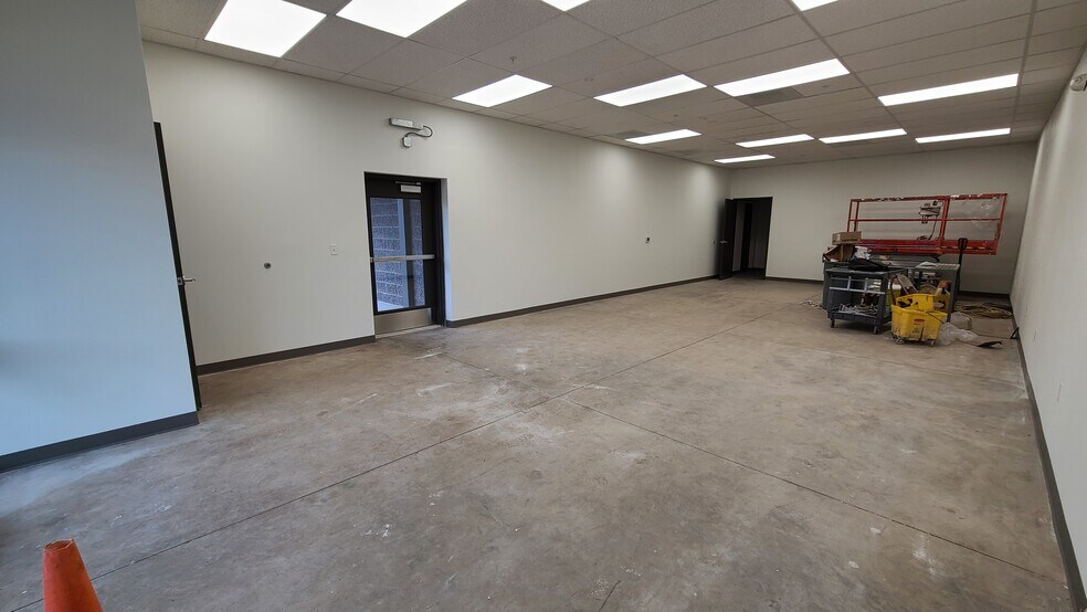 More Photos Of 1793 Silverton Rd NE, Salem Freestanding For Lease