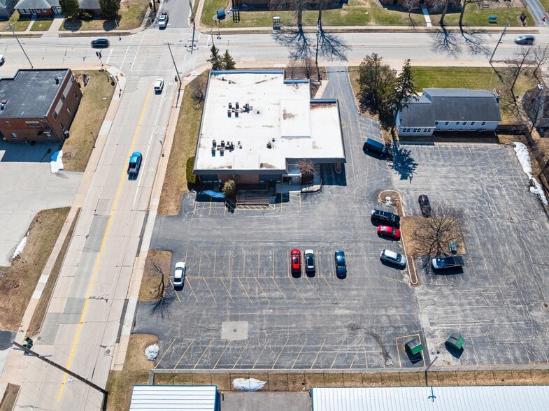 More Photos Of 1751 Deckner Ave, Green Bay Medical For Sale