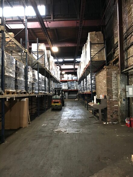 More Photos Of 999 Sherosky Way, Springdale Warehouse For Lease