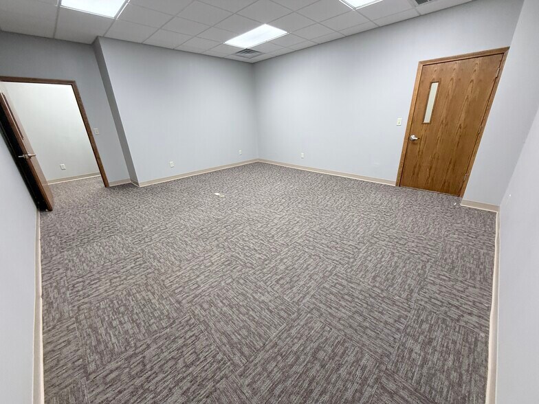More Photos Of 429 13th St, Franklin Storefront Retail Office For Sale