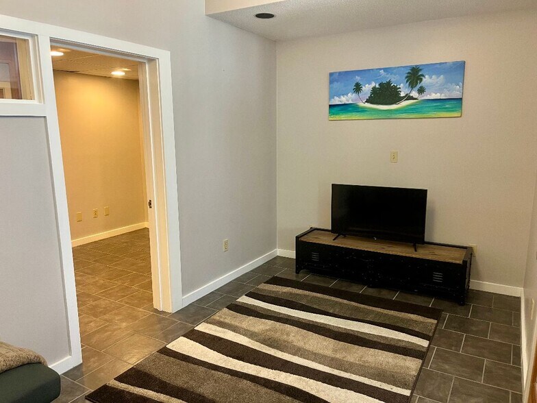 More Photos Of 125 Valley Vw, Mendon Office For Lease