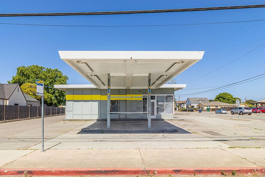 More Photos Of 753 E Lake Ave, Watsonville Freestanding For Sale