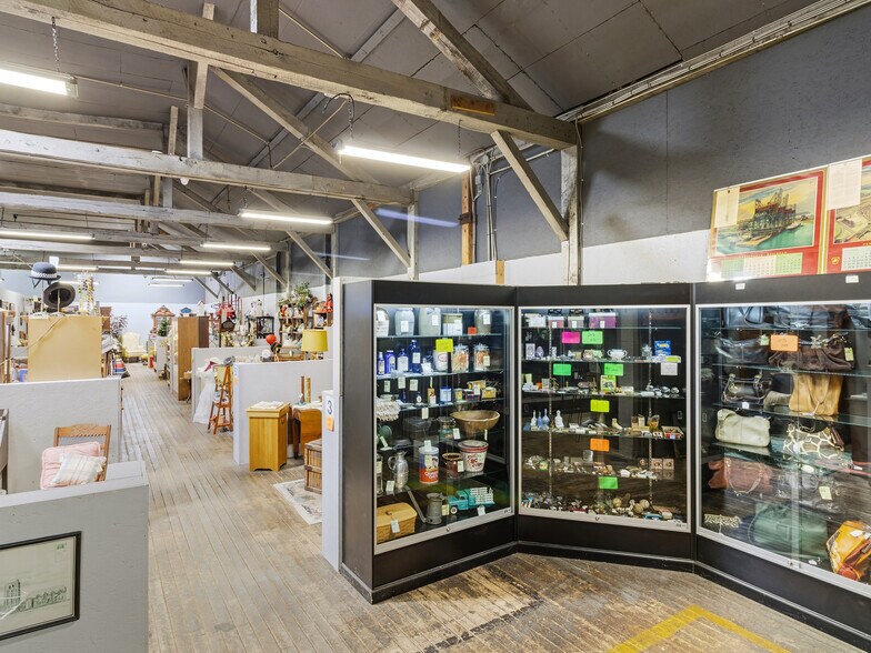 More Photos Of 316 Hay Ave, Brookville Warehouse For Sale