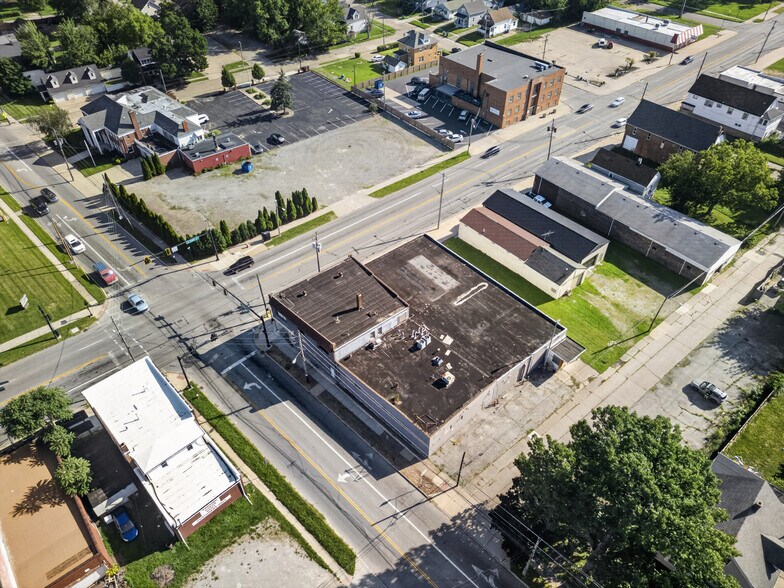 More Photos Of 300 E 28 St, Lorain General Retail For Sale