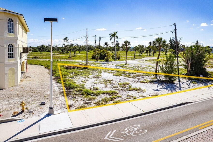 More Photos Of 2915 Estero Blvd, Fort Myers Land For Sale