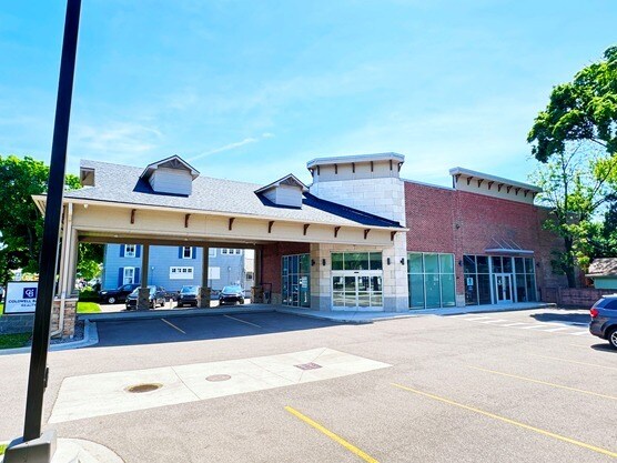 More Photos Of 311 W University Dr, Rochester Freestanding For Lease