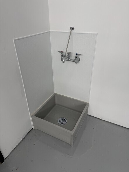 More Photos Of 26077 Nelson Way, Katy Light Distribution For Sale