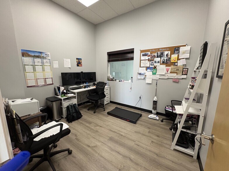 More Photos Of 3808 N Sullivan Rd, Spokane Valley Warehouse For Lease